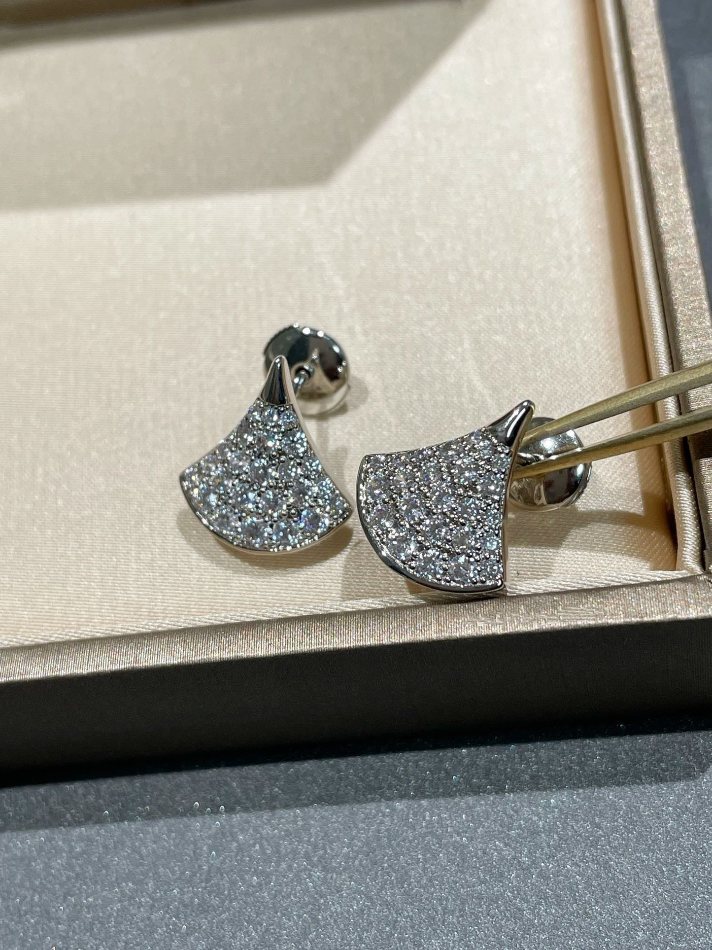 [Eternal Jewelry]DREAM STUD EARRINGS DIAMOND