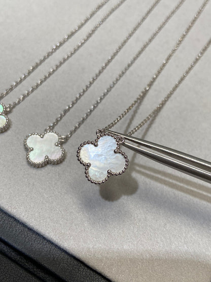[Eternal Jewelry]CLOVER MEDIUM SILVER WHITE MOP NECKLACE