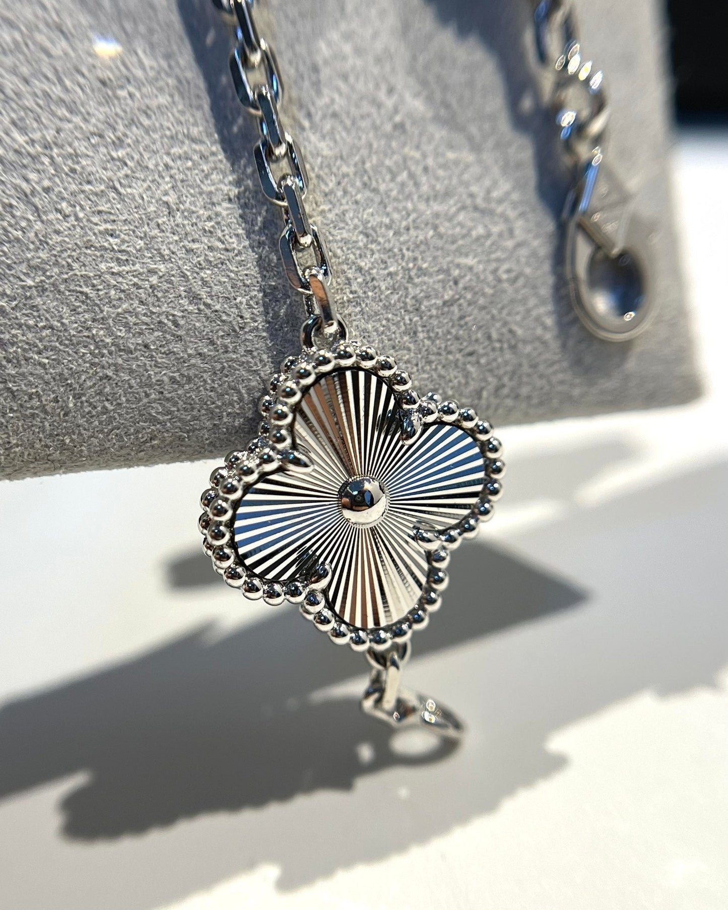 [Eternal Jewelry] CLOVER 5 MOTIF LASER BRACELET COLLECTION