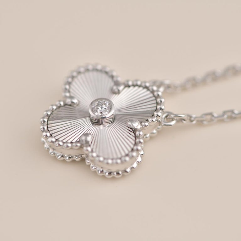 [Eternal Jewelry]CLOVER  15MM DIAMOND LASER NECKLACE SILVER
