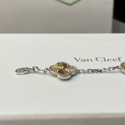 [Eternal Jewelry]CLOVER  5 MOTIFS  CHRISTMAS LIMITED EDITION BRACELET